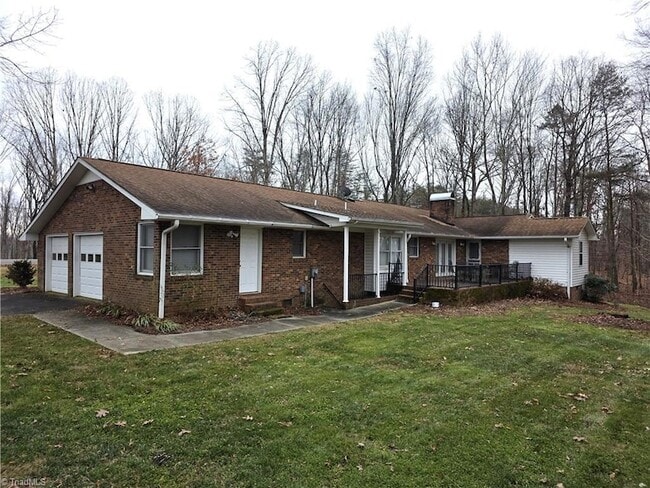 Building Photo - 1085 Brown Rd