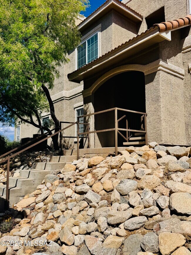 Building Photo - 1500 E Pusch Wilderness Dr