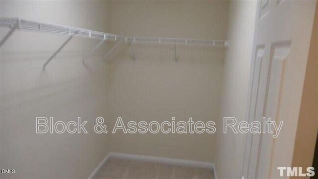 Building Photo - 132 Linden Park Ln