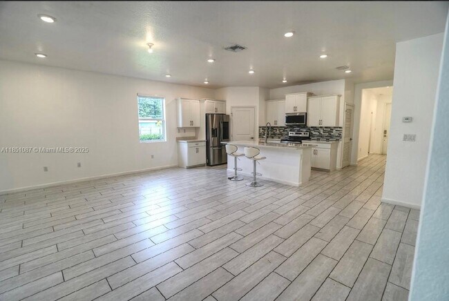 Building Photo - 30600 SW 193rd Ave