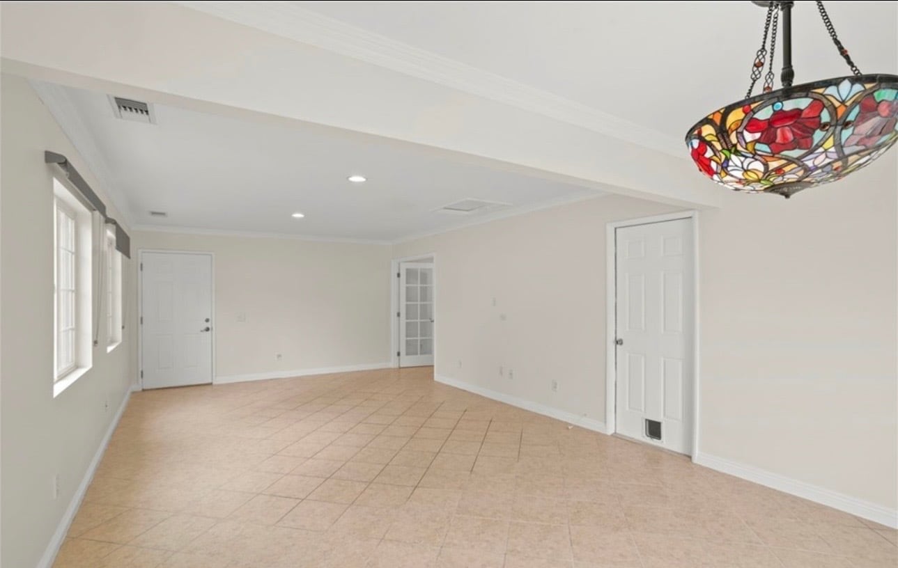 Building Photo - 204 W Linfield St