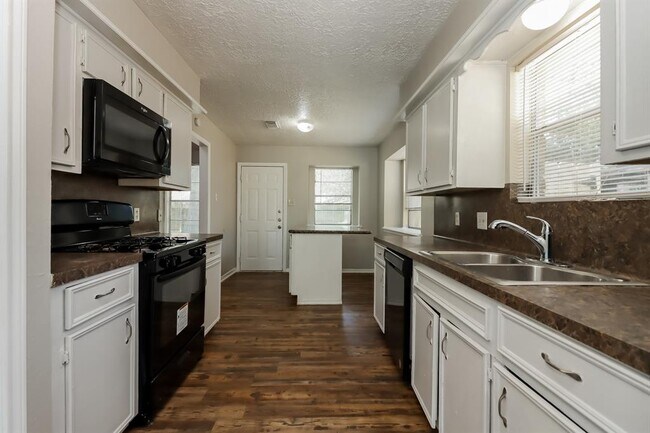 Building Photo - 24023 Spring Mill Ln