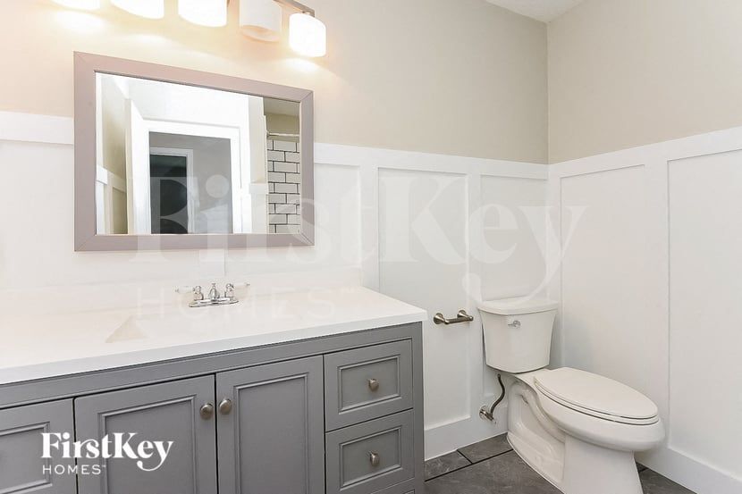Building Photo - 307 White Oak Way