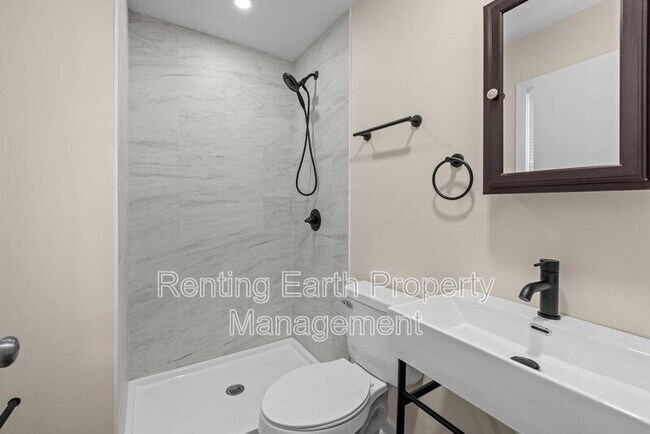 Building Photo - 1153 Linwood St