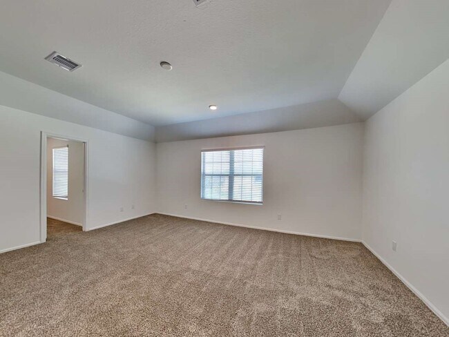 Building Photo - 24011 Mustang Run Dr