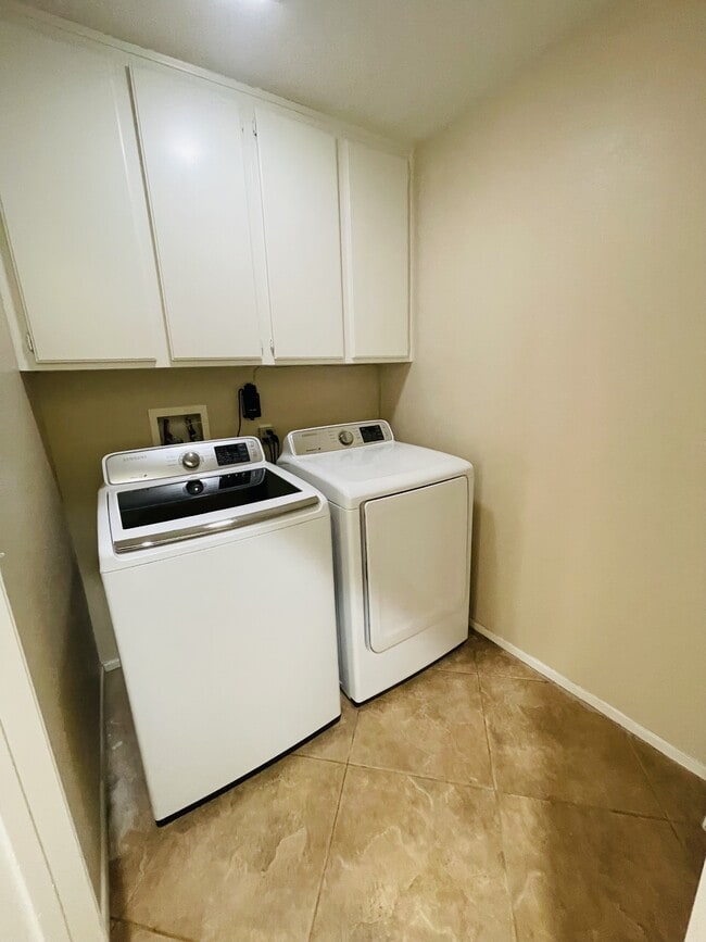 Building Photo - 26331 Arboretum Way