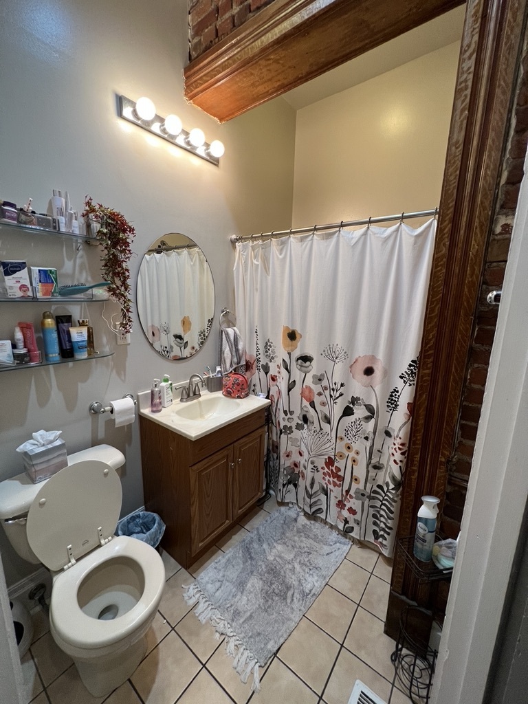 127 S. 16th Unit 1- Full Bathroom #1 - 127 S 16th St