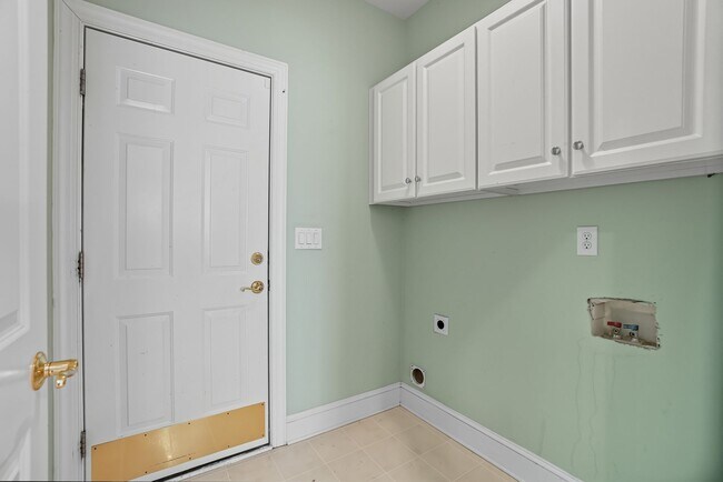 Building Photo - 11221 Grahamwood Pl