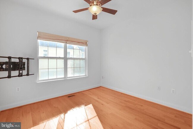 Building Photo - 12806 Murphy Grove Terrace