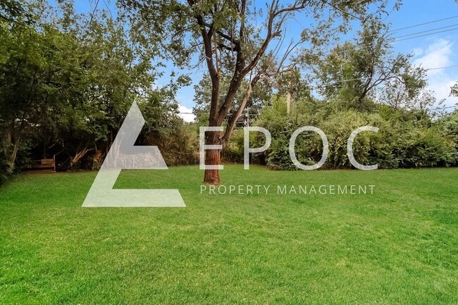 Building Photo - 5407 N Johnstown Ave