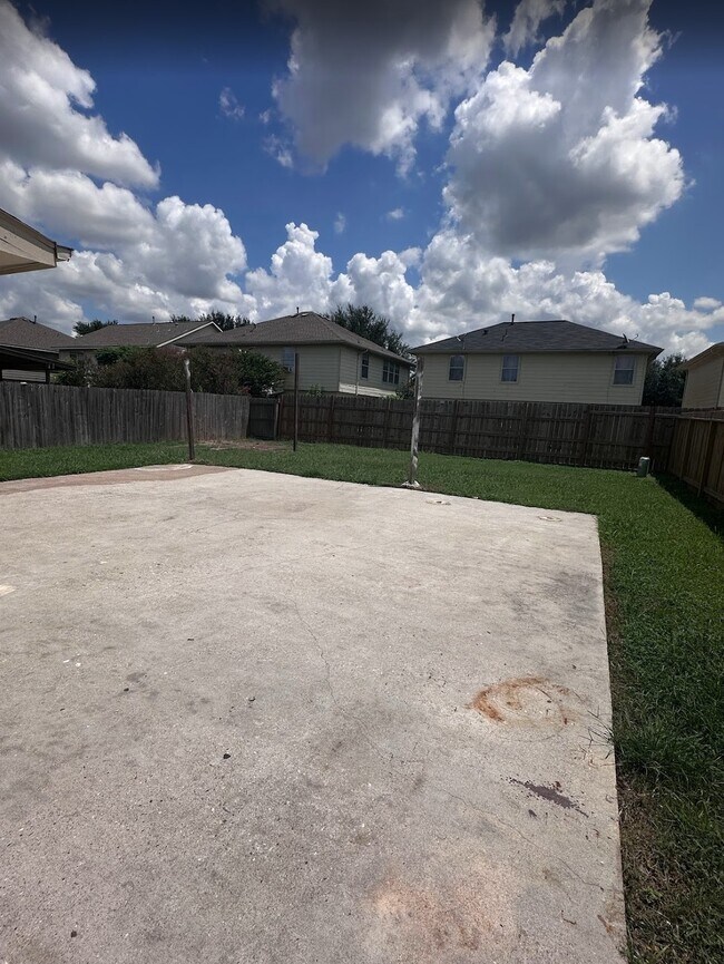 Building Photo - 9611 Rads Point