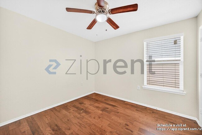 Building Photo - 7414 Bluebonnet Bay
