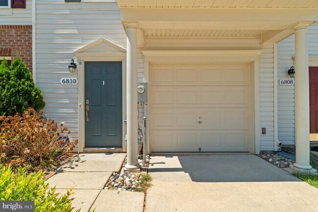 Building Photo - 6810 Warfield St