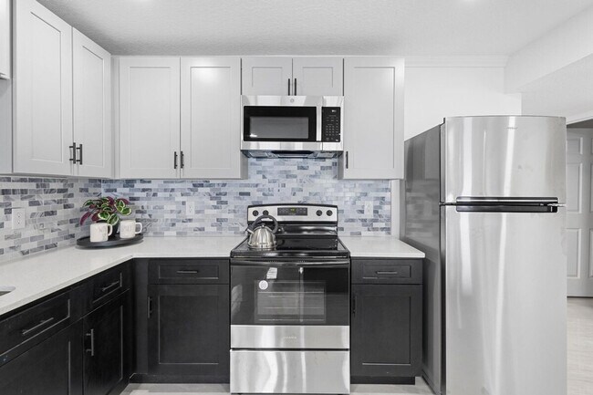 Building Photo - 1983 Spring Ave