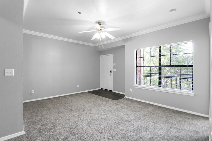 Living Room Highland Pointe of Maumelle - Highland Pointe Apartments of Maumelle