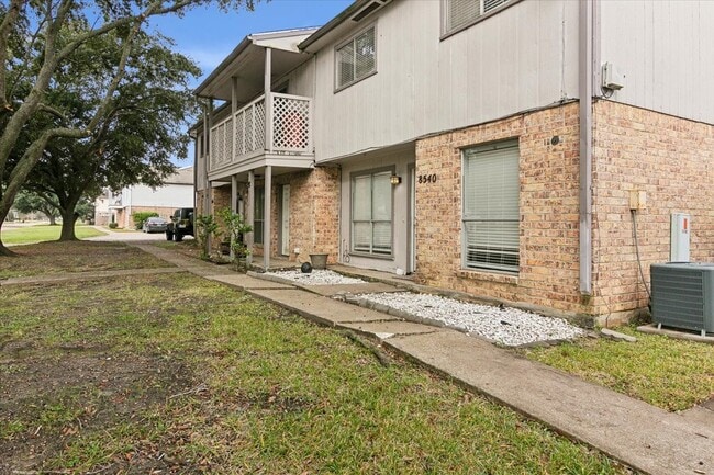 Building Photo - 8540 Glen Meadow Ln