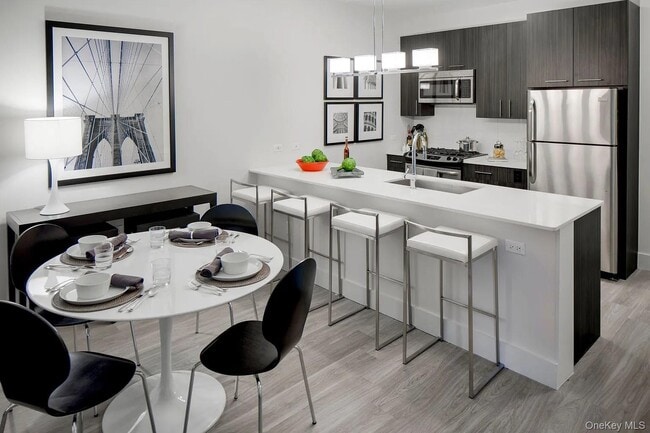 Building Photo - 201 Willett Ave