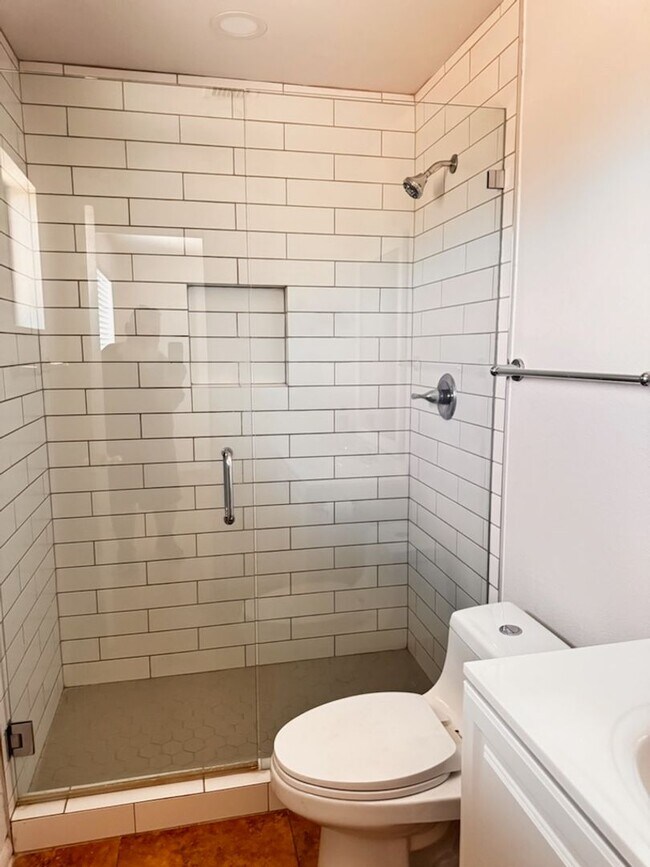 Building Photo - 4 bedroom in Tempe