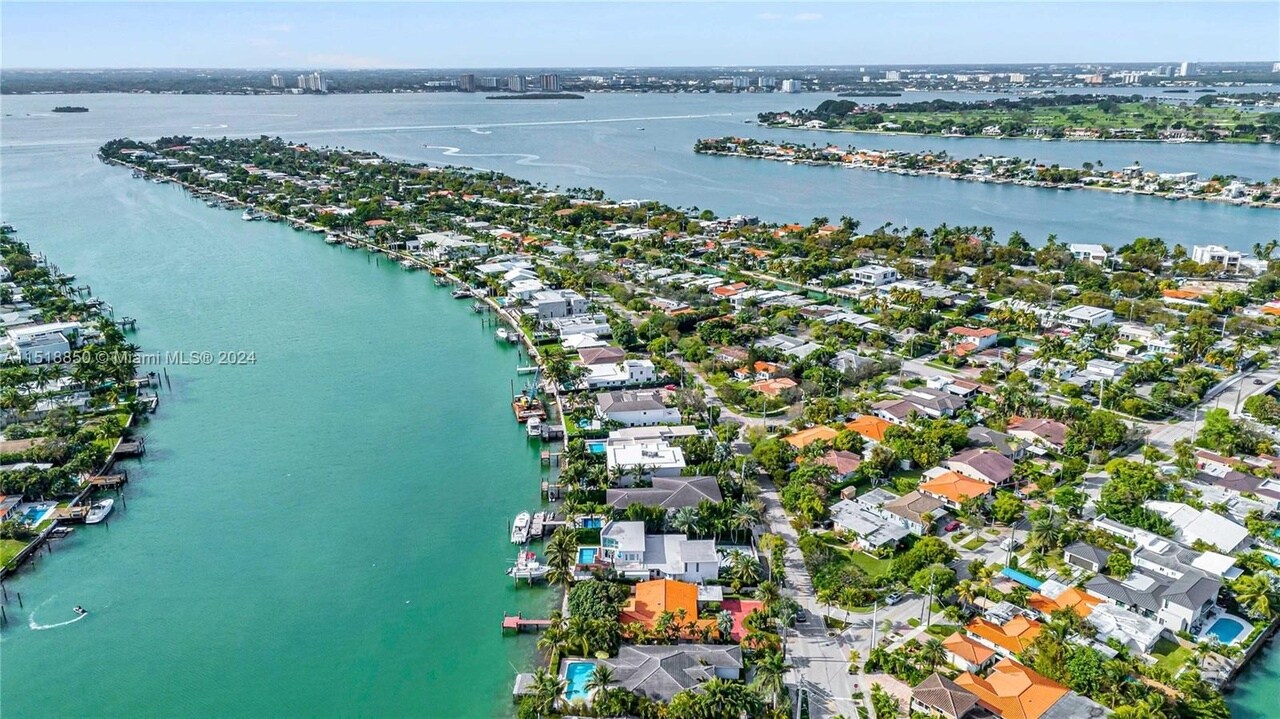 Building Photo - 1155 S Biscayne Point Rd