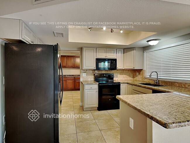 Building Photo - 4836 W Mercer Ln