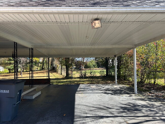 Building Photo - "Charming 3-Bed Home with  Hardwood Flooring & Spacious Living in Cookeville!"