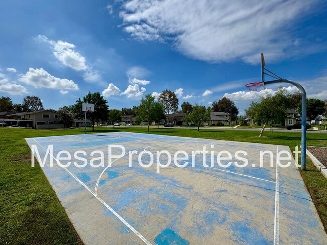 Building Photo - 1325 Brooktree Cir