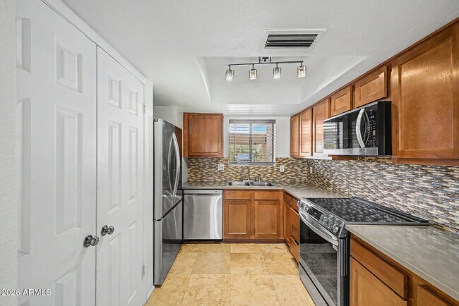 Building Photo - 709 S Power Rd