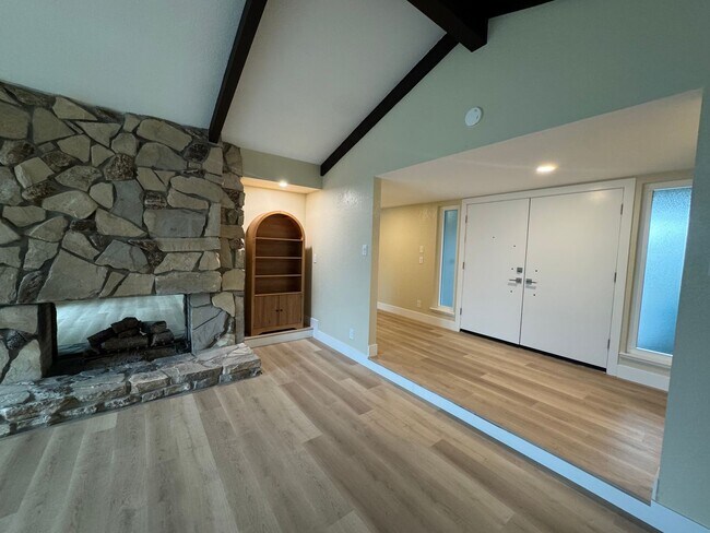 Building Photo - VAILABLE NOW! G O R G E O U S Single Story 3 Bed 2 Bath with Pool