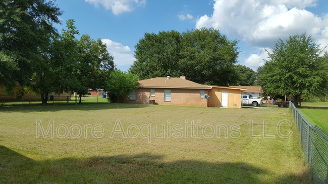 Building Photo - 3510 Garland Rd