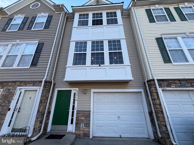 Building Photo - 22976 Fontwell Square