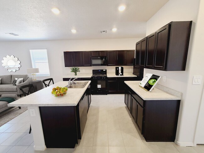 Building Photo - 3 bed 2 bath Energy Efficient Home!