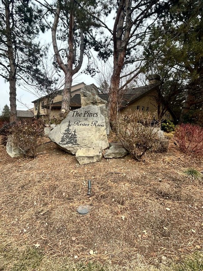 Building Photo - Modern 2-Bedroom Condo with Loft & 2 Car Garage!