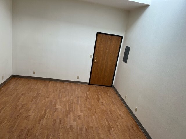 Building Photo - 306 4th St S