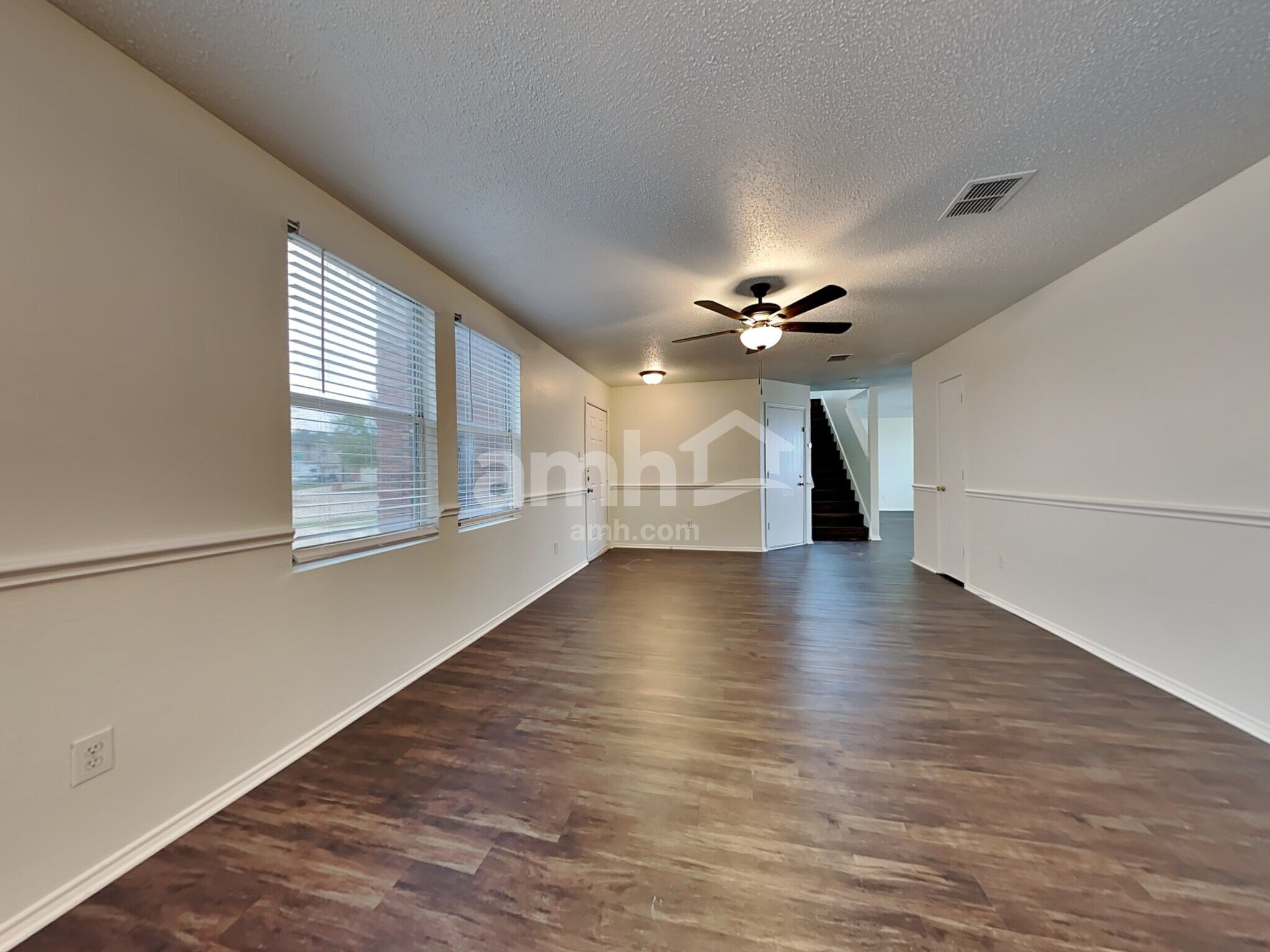 Building Photo - 205 Phlox Ln