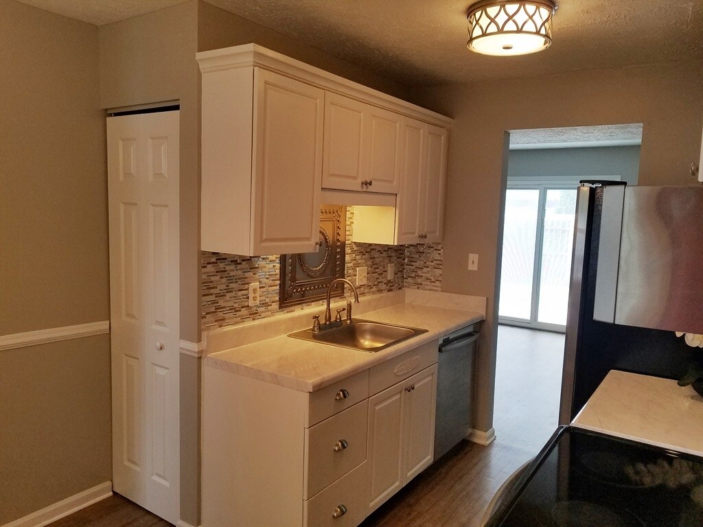 Building Photo - 31 Sally Ann Pl