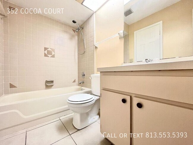Building Photo - 352 Cocoa Ct