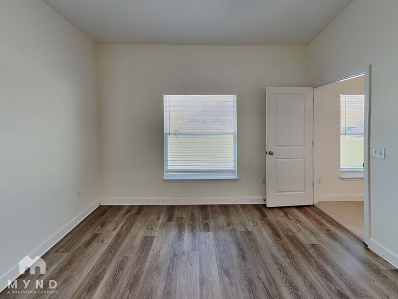 Building Photo - 9 Cecilia Way