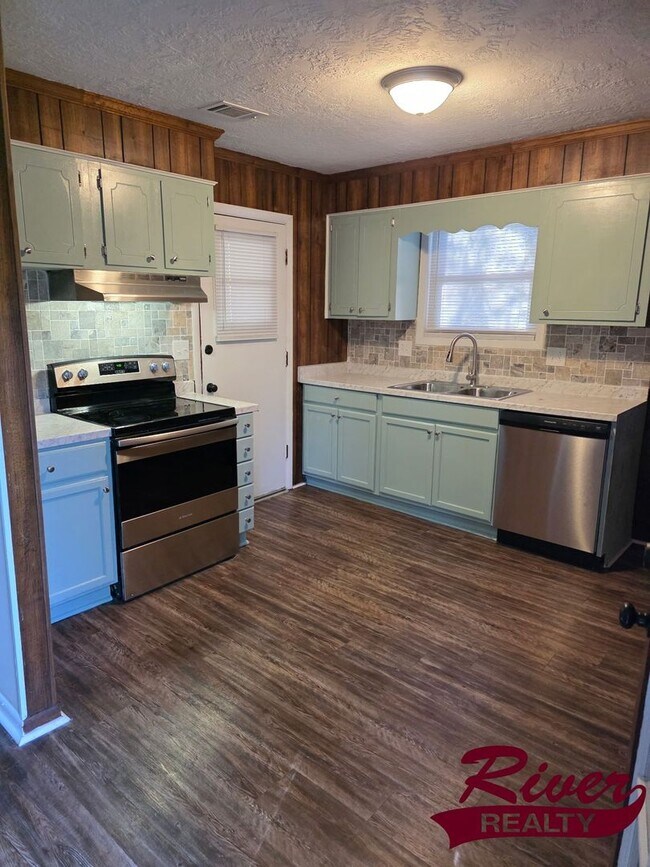 Building Photo - 3 Bedroom House in Hephzibah, Georgia