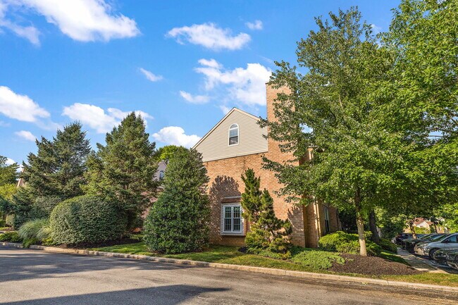 Building Photo - 38 Rampart Dr
