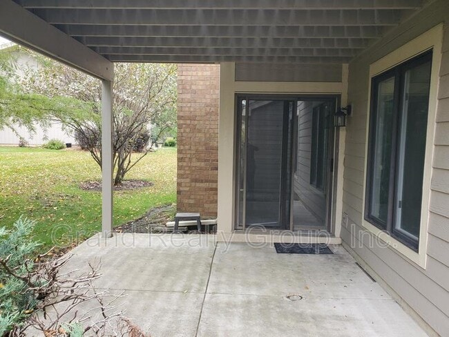 Building Photo - 1209 Chatham Ct