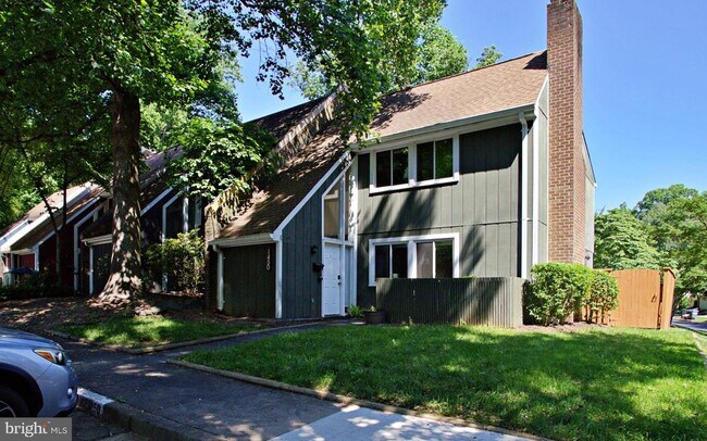 Building Photo - 1450 Greenmont Ct