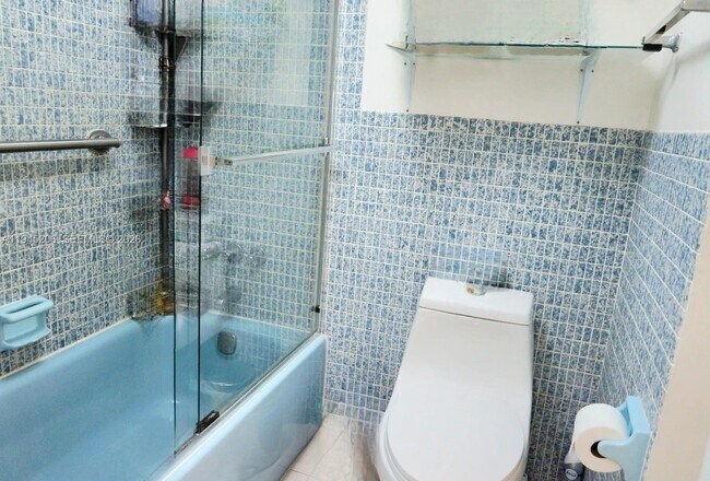 Building Photo - 1481 NE Miami Gardens Dr