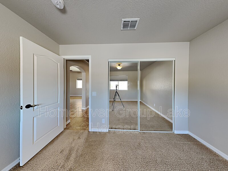 Building Photo - 3737 Tahitian Dr