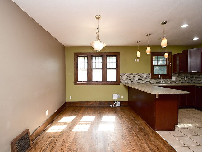 Building Photo - Elmwood Park Charmer