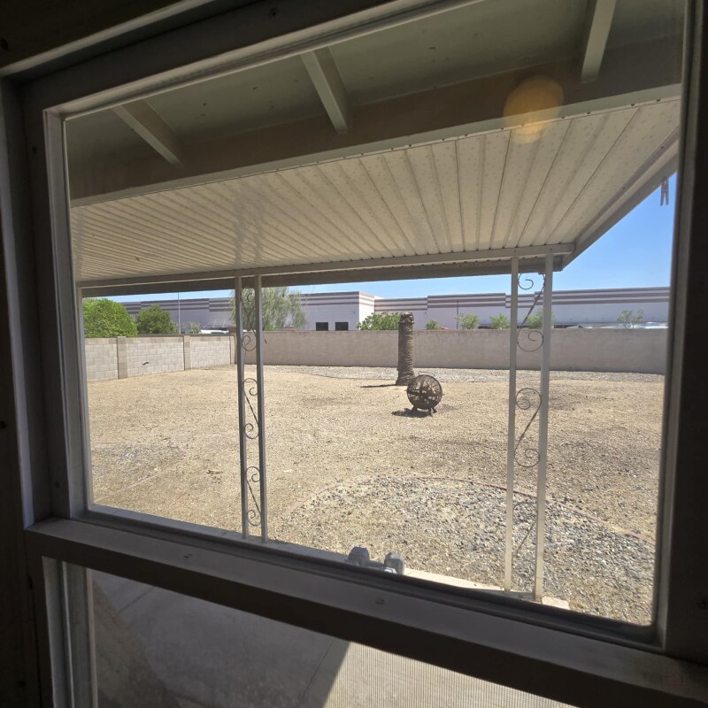 Building Photo - 10521 W Loma Ln