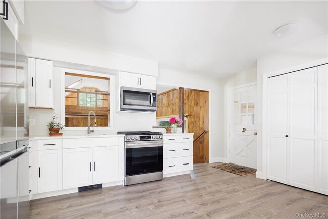 Building Photo - 795 Pine Tree Rd