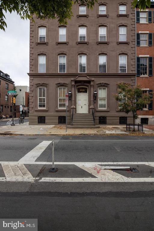 Building Photo - 1035 Spruce St