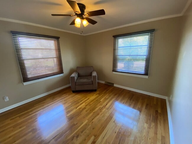 Building Photo - Kennedy Drive Retreat - 4 bedrm with bonus and billards room