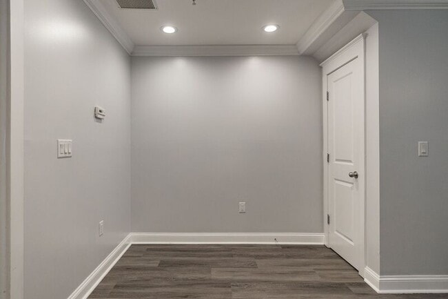 Building Photo - 1035 Barnett Shoals Rd