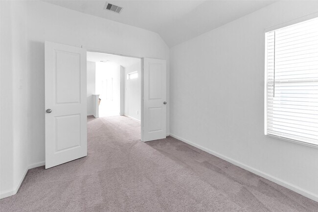 Building Photo - 1426 Northwood Blf Ln